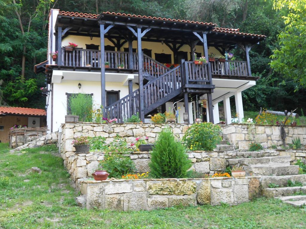 Milkovata Guest House Koşov Exterior foto